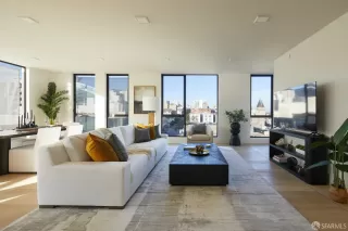 Photo #5: 424023717 Listing