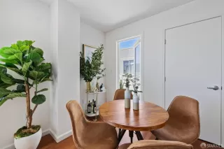 Photo #5: 424023766 Listing 