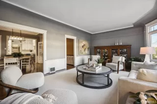 Photo #4: 424023856 Listing