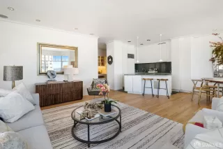 Photo #4: 424023883 Listing