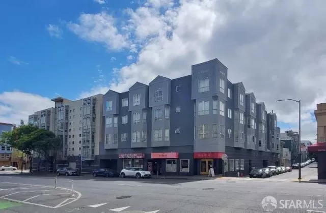 MLS: 424023895 Condo For Sale