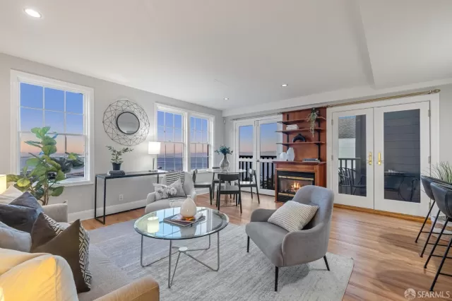 MLS: 424023996 Condo For Sale