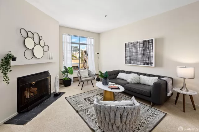 MLS: 424024188 Condo For Sale