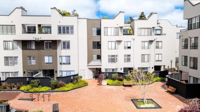 MLS: 424024277 Condo For Sale