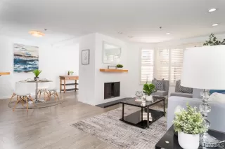 Photo #6: 424024277 Listing