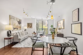 Photo #3: 424024529 Listing