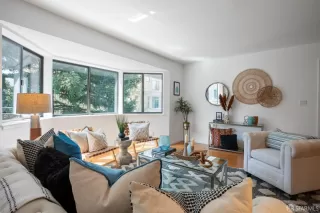 Photo #4: 424024720 Listing 