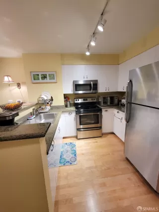 Photo #4: 424024816 Listing