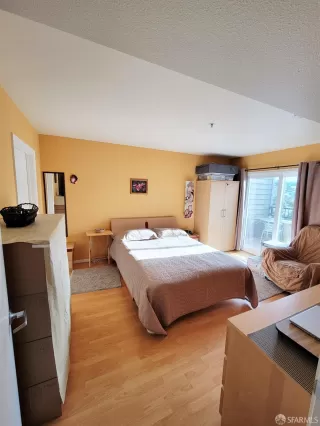 Photo #5: 424024816 Listing