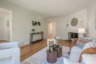 Photo #6: 424024929 Listing 