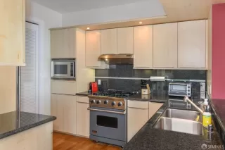 Photo #6: 424025002 Listing