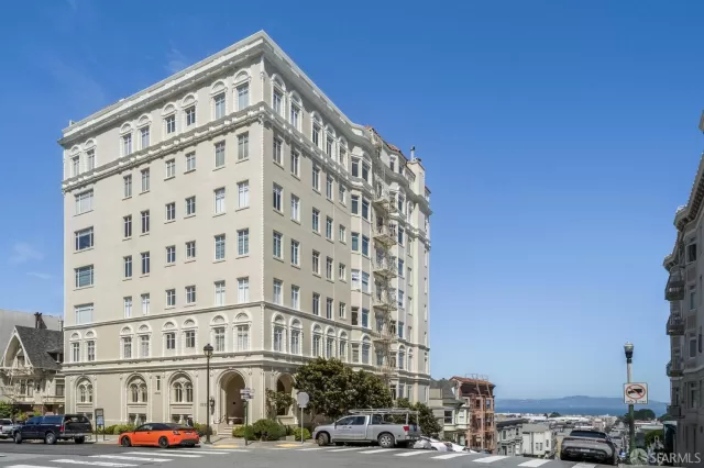 MLS: 424025089 Condo For Sale