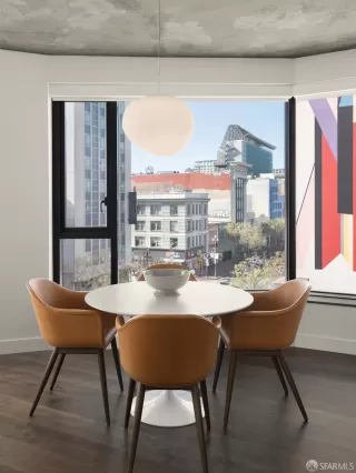 Photo #3: 424025127 Listing