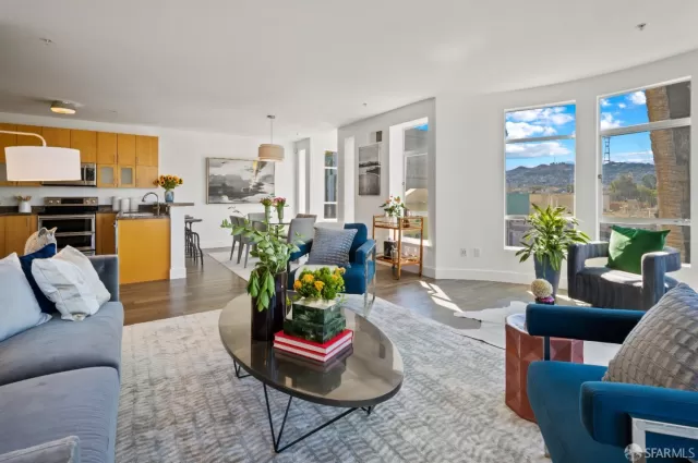 MLS: 424025195 Condo For Sale