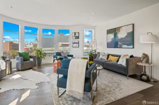 Photo #4: 424025195 Listing