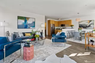 Photo #6: 424025195 Listing