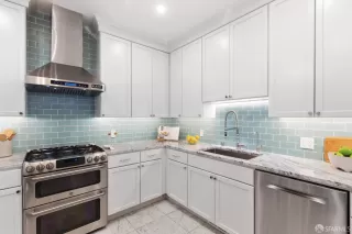 Photo #4: 424025260 Listing 