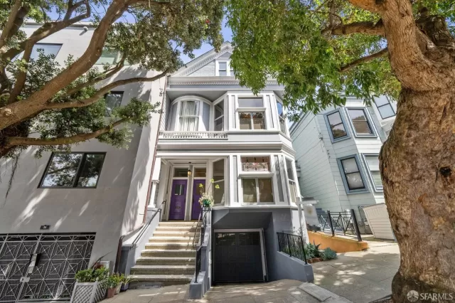 MLS: 424025383 Condo For Sale