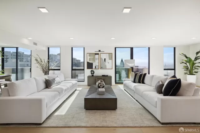 MLS: 424025571 Condo For Sale