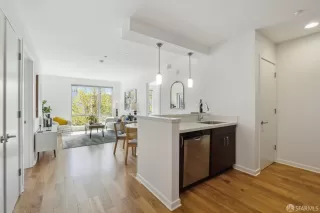 Photo #4: 424025617 Listing