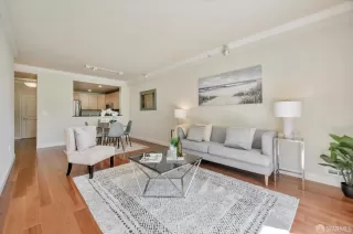 Photo #6: 424025798 Listing 