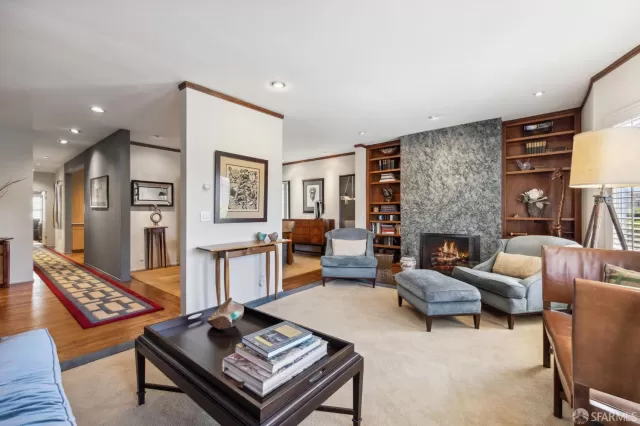 MLS: 424026169 Condo For Sale