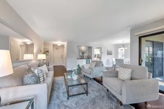 Photo #5: 424026202 Listing