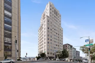 Photo #2: 424026223 Listing