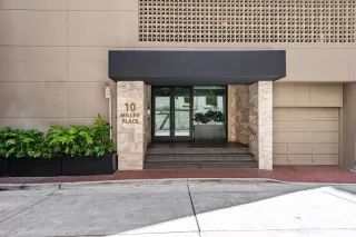 Photo #3: 424026231 Listing