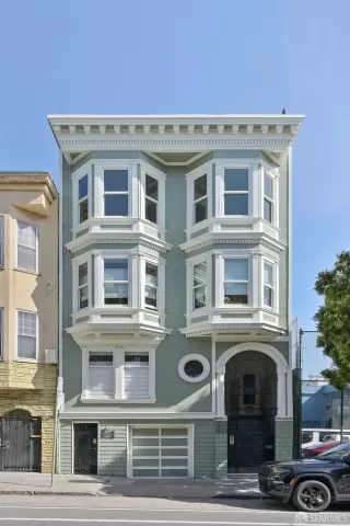 Photo #1: 424026648 Listing