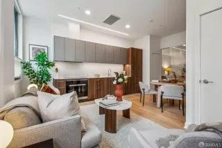 Photo #2: 424027346 Listing