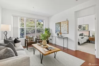 Photo #3: 424027793 Listing 