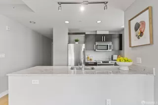 Photo #5: 424027805 Listing