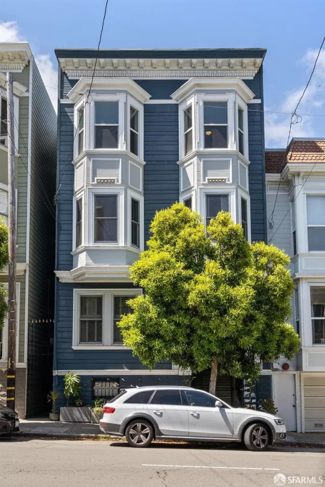 MLS: 424027819 Condo For Sale