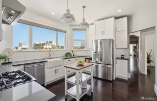 Photo #4: 424027819 Listing 