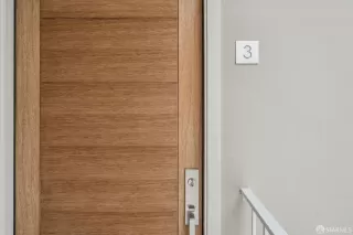 Photo #2: 424028212 Listing