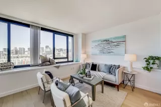 Photo #4: 424028452 Listing