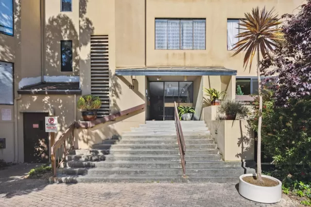 MLS: 424029053 Condo For Sale