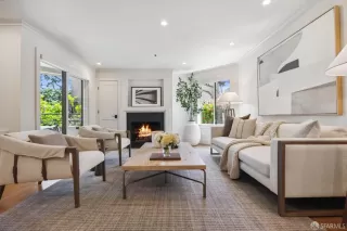 Photo #5: 424029053 Listing