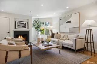 Photo #6: 424029053 Listing