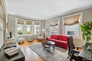 Photo #3: 424029193 Listing