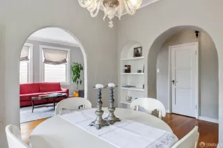 Photo #6: 424029193 Listing