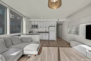 Photo #4: 424029238 Listing 