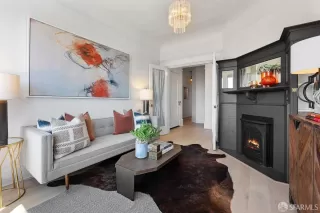 Photo #4: 424029432 Listing