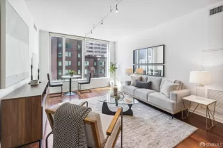 Photo #4: 424029491 Listing 