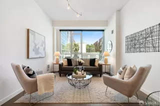 Photo #1: 424029585 Listing