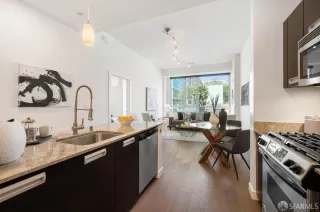 Photo #4: 424029585 Listing