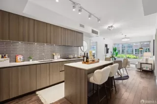 Photo #5: 424029620 Listing