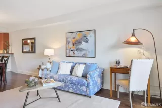 Photo #3: 424029644 Listing 