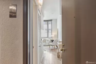 Photo #2: 424029679 Listing